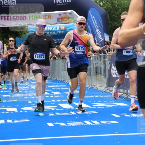 29.06.2025 - hella hamburg halbmarathon Strokosch-Dieckow http://msf.ph/oto/8463169 29.06.2025 10:47:15 Ziel 2623, 2864, 5024, 6134, 6168, 6203, 6373, 6716, 7480, 10208, 10211, 11491, 11518, 13007, 13672, 13782, 14722, 15611, 16089, 16286, 17718, 17915, 18856 meine-sportfotos.de