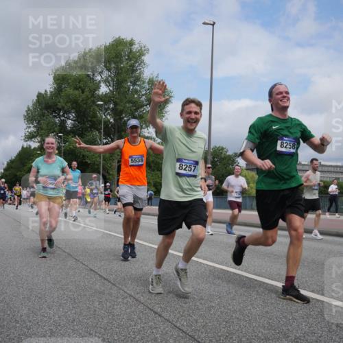 29.06.2025 - hella hamburg halbmarathon Luisa Fischer http://msf.ph/oto/8463267 29.06.2025 10:40:14 Kennedybrücke 1246, 5538, 8257, 8258, 1253, 1488, 1490, 1597, 1952, 2072, 2552, 3165, 3714, 5560, 5786, 6804, 7202, 7235, 7707, 7823, 8257, 8258, 8315, 10862 meine-sportfotos.de