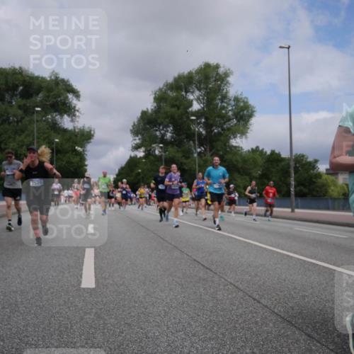 29.06.2025 - hella hamburg halbmarathon Luisa Fischer http://msf.ph/oto/8463315 29.06.2025 10:40:16 Kennedybrücke 2520, 15992, 56, 1118, 1253, 1488, 1490, 1597, 1952, 2552, 3165, 3714, 3873, 5560, 5786, 6804, 7202, 7235, 7707, 7823, 8257, 8258, 8315, 10024, 10112 meine-sportfotos.de