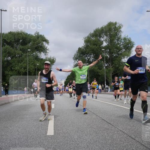 29.06.2025 - hella hamburg halbmarathon Luisa Fischer http://msf.ph/oto/8463390 29.06.2025 10:40:19 Kennedybrücke 5560, 17840, 7202, 315, 952, 56, 1022, 1118, 1488, 1490, 1597, 1952, 2552, 3165, 3230, 3714, 3873, 4733, 5224, 5560, 6804, 7202, 7235, 7707, 7823, 8315, 10024, 10112, 10762 meine-sportfotos.de