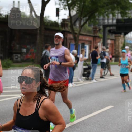 29.06.2025 - hella hamburg halbmarathon Yannick Fuchs http://msf.ph/oto/8463507 29.06.2025 10:56:56 20KM 1114, 1126, 1194, 1212, 1420, 1427, 1531, 1674, 1851, 1881, 2447, 2582, 2683, 2911, 3001, 3182, 3248, 3625, 3740, 4389, 4511, 4538, 5058, 5653, 5708, 5763, 6142, 6311, 6602, 6966, 7453, 8068, 8176, 8721, 9306, 9554, 11310, 12004, 12008, 12286, 12571, 12836, 12978, 13739, 13874, 13939, 14348, 14677, 14917, 16420, 16540, 17045, 17096, 17119, 17142, 17818, 18359, 18382, 18530, 18999, 19241 meine-sportfotos.de