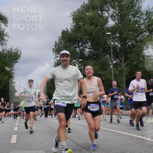 29.06.2025 - hella hamburg halbmarathon Luisa Fischer http://msf.ph/oto/8463536 29.06.2025 10:40:27 Kennedybrücke 6172, 19018, 3230, 10931, 17687, 10762, 10798, 90, 22, 56, 1022, 1118, 1276, 1819, 2104, 2199, 2272, 3230, 3873, 4347, 4733, 5146, 5224, 5940, 6584, 8758, 9054, 9055, 10024, 10112, 10476, 10762, 10798 meine-sportfotos.de