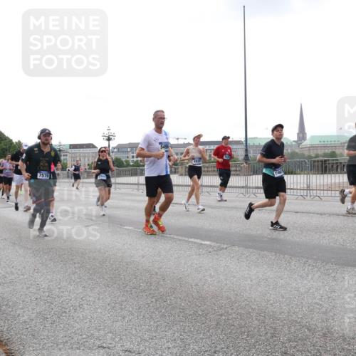 29.06.2025 - hella hamburg halbmarathon Lena Gebhardt http://msf.ph/oto/8463540 29.06.2025 10:32:11 Lombardsbrücke 17958, 11160, 7570, 5496, 154, 4924, 1235, 1311, 1373, 1640, 1879, 1987, 2349, 2384, 2672, 2831, 2832, 2943, 3022, 3221, 3239, 3358, 3365, 3707, 3751, 3752, 3778, 3822, 4314, 4365, 4605, 4857, 4877, 4924, 5156, 5496, 5601, 5658, 5743, 5941, 6160, 6218, 6252, 6718, 6727, 7135, 7239, 7295, 7334, 7344, 7468, 7535, 7570, 7695, 7789, 7816, 7898, 8124, 8127, 8175, 8303, 8304, 8538, 8620, 8625, 8787, 8840, 8914, 8993, 9078, 9104, 9125, 9206, 9478, 10002 meine-sportfotos.de
