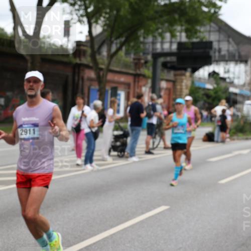 29.06.2025 - hella hamburg halbmarathon Yannick Fuchs http://msf.ph/oto/8463563 29.06.2025 10:56:57 20KM 1114, 1126, 1194, 1420, 1427, 1531, 1851, 1881, 2447, 2582, 2683, 2911, 3001, 3182, 3248, 3625, 3740, 4389, 4511, 4538, 5058, 5653, 5708, 5763, 6142, 6311, 6602, 6966, 7453, 8068, 8176, 8478, 8721, 9306, 9554, 11310, 11402, 12004, 12008, 12571, 12836, 12978, 13739, 13874, 13939, 14348, 14677, 14917, 16371, 16420, 16540, 17045, 17096, 17119, 17142, 17818, 18359, 18382, 18530, 18999, 19241 meine-sportfotos.de