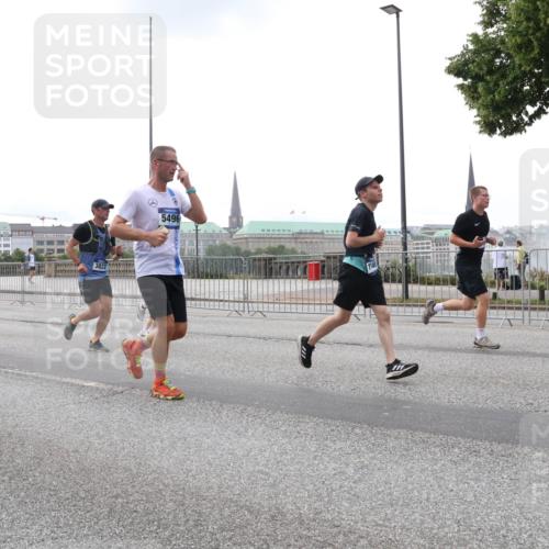 29.06.2025 - hella hamburg halbmarathon Lena Gebhardt http://msf.ph/oto/8463583 29.06.2025 10:32:11 Lombardsbrücke 7570, 2384, 5496, 1235, 1311, 1373, 1640, 1879, 1987, 2349, 2384, 2672, 2831, 2832, 2943, 3022, 3221, 3239, 3358, 3365, 3707, 3751, 3752, 3778, 3822, 4314, 4365, 4605, 4857, 4877, 4924, 5156, 5496, 5601, 5658, 5743, 5941, 6160, 6218, 6252, 6718, 6727, 7135, 7239, 7295, 7334, 7344, 7468, 7535, 7570, 7695, 7789, 7816, 7898, 8124, 8127, 8175, 8303, 8304, 8538, 8620, 8625, 8787, 8840, 8914, 8993, 9078, 9104, 9125, 9206, 9478, 10002 meine-sportfotos.de