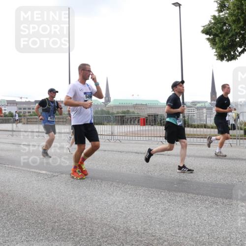 29.06.2025 - hella hamburg halbmarathon Lena Gebhardt http://msf.ph/oto/8463614 29.06.2025 10:32:11 Lombardsbrücke 56, 7570, 2384, 5496, 1235, 1311, 1373, 1640, 1879, 1987, 2349, 2384, 2672, 2831, 2832, 2943, 3022, 3221, 3239, 3358, 3365, 3707, 3751, 3752, 3778, 3822, 4314, 4365, 4605, 4857, 4877, 4924, 5156, 5496, 5601, 5658, 5743, 5941, 6160, 6218, 6252, 6718, 6727, 7135, 7239, 7295, 7334, 7344, 7468, 7535, 7570, 7695, 7789, 7816, 7898, 8124, 8127, 8175, 8303, 8304, 8538, 8620, 8625, 8787, 8840, 8914, 8993, 9078, 9104, 9125, 9206, 9478, 10002 meine-sportfotos.de