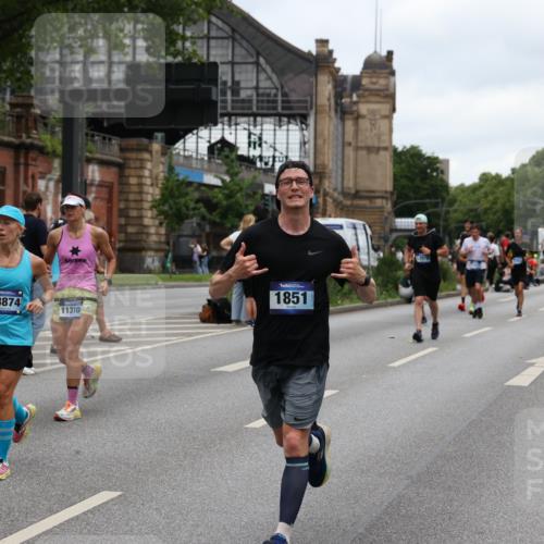 29.06.2025 - hella hamburg halbmarathon Yannick Fuchs http://msf.ph/oto/8463681 29.06.2025 10:56:57 20KM 1114, 1126, 1194, 1420, 1427, 1531, 1851, 1881, 2447, 2582, 2683, 2911, 3001, 3182, 3248, 3625, 3740, 4389, 4511, 4538, 5058, 5653, 5708, 5763, 6142, 6311, 6602, 6966, 7453, 8068, 8176, 8478, 8721, 9306, 9554, 11310, 11402, 12004, 12008, 12571, 12836, 12978, 13739, 13874, 13939, 14348, 14677, 14917, 16371, 16420, 16540, 17045, 17096, 17119, 17142, 17818, 18359, 18382, 18530, 18999, 19241 meine-sportfotos.de