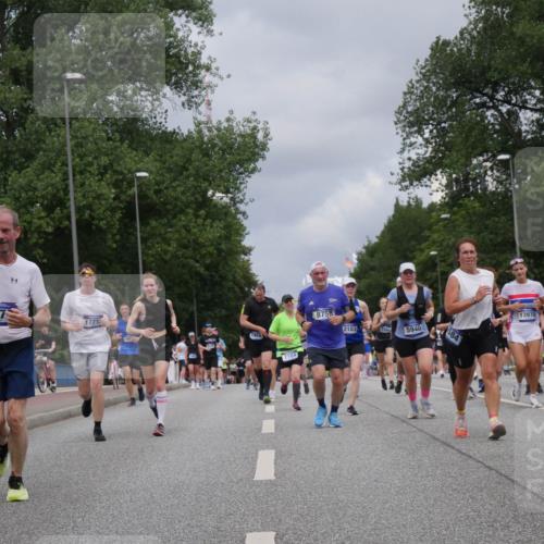 29.06.2025 - hella hamburg halbmarathon Luisa Fischer http://msf.ph/oto/8463686 29.06.2025 10:40:31 Kennedybrücke 617, 17713, 2104, 8758, 2103, 2469, 5940, 584, 13970, 13971, 1276, 1339, 1819, 2104, 2199, 2272, 2480, 4347, 4618, 4733, 5146, 5224, 5640, 5940, 6243, 6584, 6821, 8758, 9054, 9055, 10476, 10762, 10798 meine-sportfotos.de