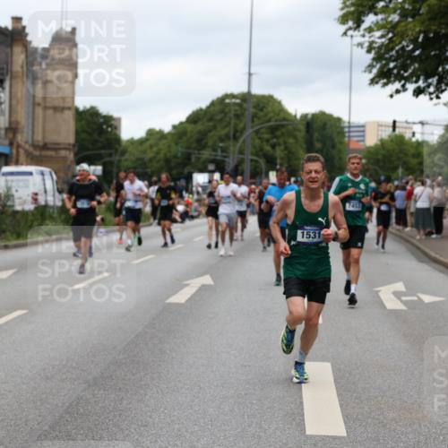 29.06.2025 - hella hamburg halbmarathon Yannick Fuchs http://msf.ph/oto/8463717 29.06.2025 10:56:58 20KM 1114, 1126, 1194, 1420, 1427, 1531, 1851, 1881, 2447, 2582, 2683, 2911, 3001, 3182, 3248, 3625, 3740, 4389, 4511, 4538, 4665, 5058, 5511, 5653, 5708, 5763, 6142, 6311, 6602, 6966, 7453, 8068, 8176, 8478, 8721, 9306, 9554, 11310, 11402, 12004, 12008, 12571, 12836, 12978, 13739, 13874, 13939, 14348, 14677, 14917, 16371, 16420, 16540, 17045, 17096, 17119, 17142, 17818, 18359, 18382, 18530, 18999, 19241 meine-sportfotos.de