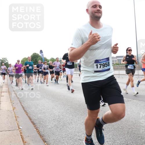 29.06.2025 - hella hamburg halbmarathon Lena Gebhardt http://msf.ph/oto/8463759 29.06.2025 10:32:13 Lombardsbrücke 11168, 7789, 17958, 2384, 1311, 1373, 1640, 1987, 2349, 2384, 2672, 2831, 2832, 2943, 3022, 3221, 3239, 3358, 3365, 3653, 3707, 3751, 3752, 3778, 3822, 4314, 4365, 4605, 4857, 4877, 4924, 5156, 5496, 5601, 5658, 5743, 5941, 6160, 6218, 6252, 6312, 6315, 6718, 6727, 7135, 7239, 7295, 7334, 7344, 7468, 7535, 7570, 7695, 7702, 7789, 7816, 7898, 8124, 8127, 8175, 8303, 8304, 8538, 8620, 8625, 8787, 8840, 8914, 8993, 9078, 9125, 9206, 10002 meine-sportfotos.de