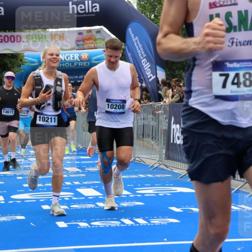 29.06.2025 - hella hamburg halbmarathon Strokosch-Dieckow http://msf.ph/oto/8463801 29.06.2025 10:47:13 Ziel 2623, 2864, 4093, 5024, 6134, 6168, 6203, 6373, 6716, 7480, 7908, 10208, 10211, 11518, 12579, 13007, 13672, 13782, 14722, 15611, 15684, 16286, 17718, 17915, 18856 meine-sportfotos.de