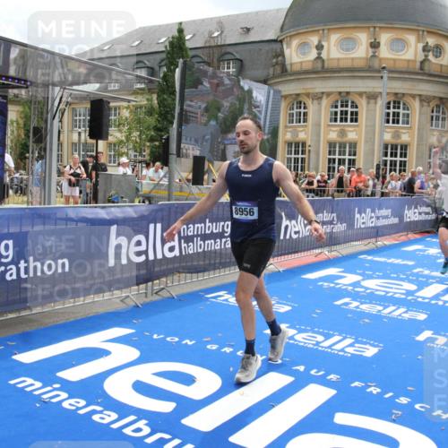 29.06.2025 - hella hamburg halbmarathon Michael Strokosch http://msf.ph/oto/8463845 29.06.2025 10:33:32 Ziel 4602, 8956, 15326, 16931, 17056, 17489, 18731, 18854 meine-sportfotos.de
