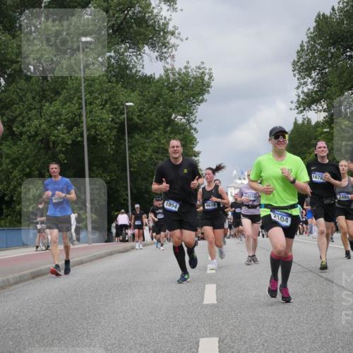 29.06.2025 - hella hamburg halbmarathon Luisa Fischer http://msf.ph/oto/8463881 29.06.2025 10:40:36 Kennedybrücke 1954, 18918, 4618, 8843, 12218, 2104, 1678, 2480, 12, 210, 1276, 1339, 1819, 2104, 2199, 2272, 2480, 4347, 4442, 4618, 5146, 5640, 5940, 6243, 6584, 6821, 7085, 7544, 8758, 10476 meine-sportfotos.de