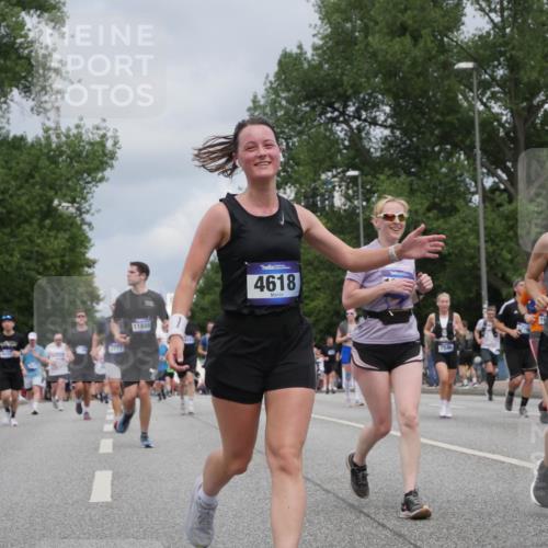 29.06.2025 - hella hamburg halbmarathon Luisa Fischer http://msf.ph/oto/8464067 29.06.2025 10:40:39 Kennedybrücke 7777, 11888, 4618, 7544, 2480, 1796, 1339, 1819, 2031, 2104, 2272, 2480, 4347, 4442, 4618, 5640, 5940, 6243, 6821, 7085, 7544, 8499, 8758, 8843, 9288, 10159 meine-sportfotos.de