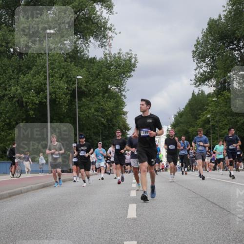 29.06.2025 - hella hamburg halbmarathon Luisa Fischer http://msf.ph/oto/8464089 29.06.2025 10:40:40 Kennedybrücke 11980, 8498, 7388, 1188, 8843, 9288, 1015, 8499, 14202, 2016, 1339, 1819, 2031, 2480, 4347, 4442, 4618, 5640, 6243, 6821, 7085, 7544, 8499, 8843, 9288, 10159 meine-sportfotos.de