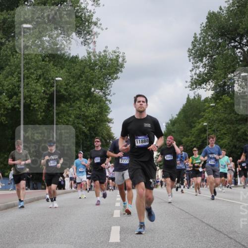 29.06.2025 - hella hamburg halbmarathon Luisa Fischer http://msf.ph/oto/8464111 29.06.2025 10:40:41 Kennedybrücke 11980, 8498, 17388, 7777, 11888, 8843, 8499, 1015, 9288, 2016, 1339, 1799, 2031, 2480, 4442, 4618, 5640, 6243, 6821, 7085, 7544, 8499, 8843, 9288, 10159 meine-sportfotos.de