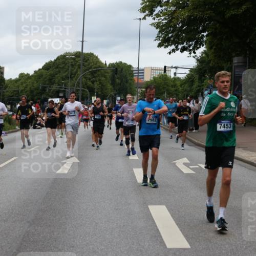 29.06.2025 - hella hamburg halbmarathon Yannick Fuchs http://msf.ph/oto/8464115 29.06.2025 10:57:00 20KM 1114, 1126, 1194, 1420, 1427, 1531, 1851, 1881, 2447, 2582, 2683, 2911, 3001, 3182, 3248, 3625, 4389, 4538, 4665, 5058, 5511, 5653, 5708, 5763, 6142, 6311, 6602, 6966, 7453, 8068, 8176, 8478, 8721, 9306, 9554, 9899, 11310, 11402, 12004, 12008, 12571, 12836, 12978, 13739, 13874, 13939, 14348, 14677, 14917, 16371, 16420, 16540, 17045, 17096, 17119, 17142, 17818, 17890, 18359, 18382, 18452, 18530, 18999, 19241 meine-sportfotos.de