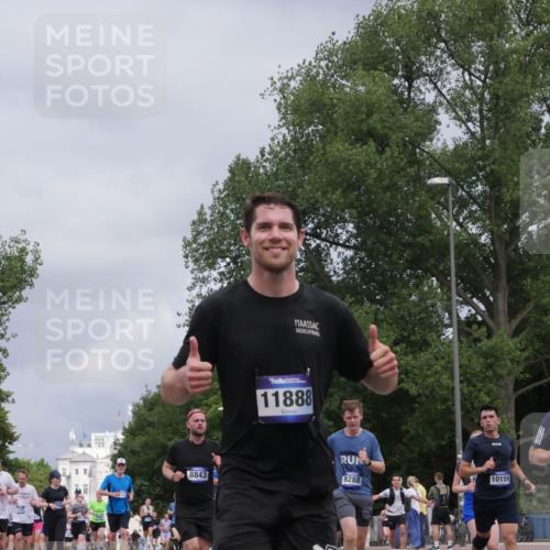 29.06.2025 - hella hamburg halbmarathon Luisa Fischer http://msf.ph/oto/8464155 29.06.2025 10:40:43 Kennedybrücke 7777, 14915, 337, 8843, 11888, 9288, 10159, 14202, 1337, 1799, 2016, 2031, 2480, 4442, 5640, 7085, 7124, 7544, 8499, 8843, 9288, 10159 meine-sportfotos.de