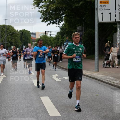 29.06.2025 - hella hamburg halbmarathon Yannick Fuchs http://msf.ph/oto/8464160 29.06.2025 10:57:00 20KM 1114, 1126, 1194, 1420, 1427, 1531, 1851, 1881, 2447, 2582, 2683, 2911, 3001, 3182, 3248, 3625, 4389, 4538, 4665, 5058, 5511, 5653, 5708, 5763, 6142, 6311, 6602, 6966, 7453, 8068, 8176, 8478, 8721, 9306, 9554, 9899, 11310, 11402, 12004, 12008, 12571, 12836, 12978, 13739, 13874, 13939, 14348, 14677, 14917, 16371, 16420, 16540, 17045, 17096, 17119, 17142, 17818, 17890, 18359, 18382, 18452, 18530, 18999, 19241 meine-sportfotos.de