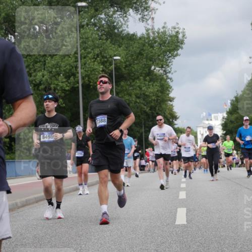 29.06.2025 - hella hamburg halbmarathon Luisa Fischer http://msf.ph/oto/8464246 29.06.2025 10:40:46 Kennedybrücke 7, 8498, 7388, 097, 4996, 14915, 1337, 1337, 1799, 2016, 2031, 4442, 4762, 7124, 7544, 8499, 8843, 8985, 9288, 10159, 10836 meine-sportfotos.de