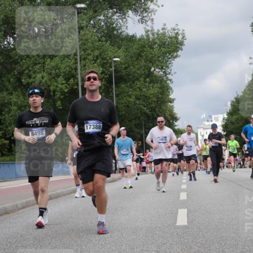 29.06.2025 - hella hamburg halbmarathon Luisa Fischer http://msf.ph/oto/8464257 29.06.2025 10:40:46 Kennedybrücke 11980, 8498, 17388, 4097, 14915, 4762, 1337, 7124, 1337, 1799, 2016, 2031, 4442, 4762, 7124, 7544, 8499, 8843, 8985, 9288, 10159, 10836 meine-sportfotos.de