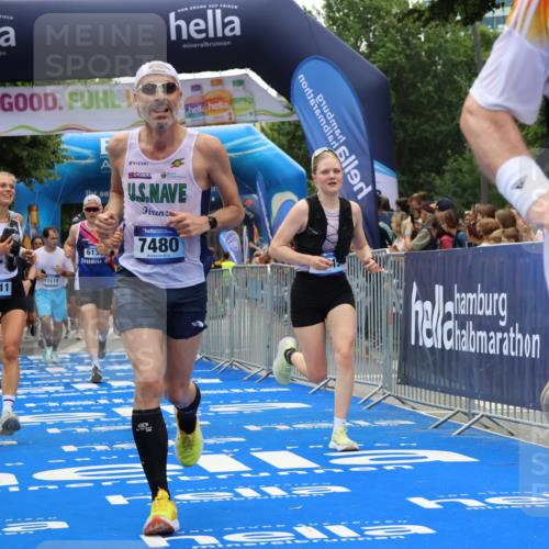29.06.2025 - hella hamburg halbmarathon Strokosch-Dieckow http://msf.ph/oto/8464296 29.06.2025 10:47:11 Ziel 1460, 2623, 4093, 6134, 6168, 6203, 6373, 6700, 6716, 7480, 7908, 10208, 10211, 12579, 13007, 13672, 15684, 16286, 17718, 17915, 18856 meine-sportfotos.de
