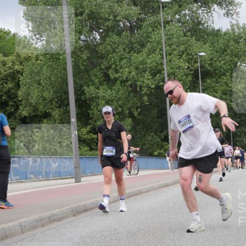 29.06.2025 - hella hamburg halbmarathon Luisa Fischer http://msf.ph/oto/8464373 29.06.2025 10:40:50 Kennedybrücke 4996, 14915, 1337, 3077, 6190, 1337, 1799, 2016, 2031, 2853, 4762, 5522, 5523, 6955, 7124, 7321, 8499, 8811, 8843, 8985, 9288, 10159, 10836 meine-sportfotos.de