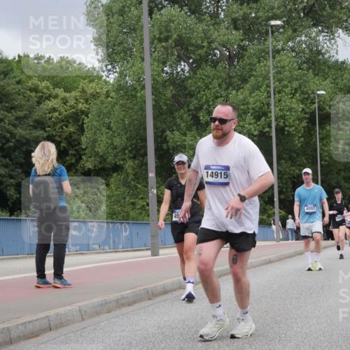 29.06.2025 - hella hamburg halbmarathon Luisa Fischer http://msf.ph/oto/8464393 29.06.2025 10:40:50 Kennedybrücke 49, 14915, 4097, 1683, 133, 1337, 1799, 2016, 2031, 2853, 4762, 5522, 5523, 6955, 7124, 7321, 8499, 8811, 8843, 8985, 9288, 10159, 10836 meine-sportfotos.de