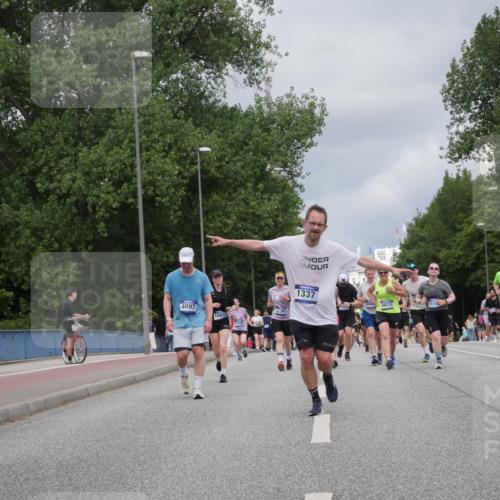 29.06.2025 - hella hamburg halbmarathon Luisa Fischer http://msf.ph/oto/8464430 29.06.2025 10:40:52 Kennedybrücke 1996, 4097, 16837, 6190, 1337, 30, 8811, 1118, 6955, 1337, 1799, 2016, 2031, 2853, 4762, 5522, 5523, 6955, 7124, 7321, 8499, 8811, 8985, 10836 meine-sportfotos.de