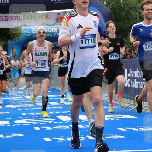 29.06.2025 - hella hamburg halbmarathon Strokosch-Dieckow http://msf.ph/oto/8464444 29.06.2025 10:47:11 Ziel 1460, 2623, 4093, 6134, 6168, 6203, 6373, 6700, 6716, 7480, 7908, 10208, 10211, 12579, 13007, 13672, 15684, 16286, 17718, 17915, 18856 meine-sportfotos.de