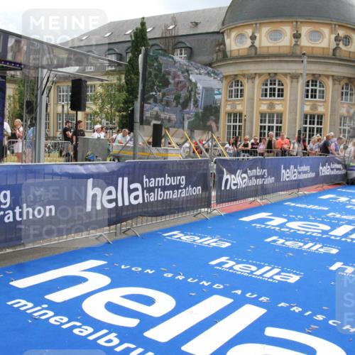 29.06.2025 - hella hamburg halbmarathon Michael Strokosch http://msf.ph/oto/8464492 29.06.2025 10:33:41 Ziel 1053, 1396, 2836, 8312, 12595, 14975, 16755, 17191, 18854 meine-sportfotos.de