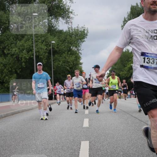 29.06.2025 - hella hamburg halbmarathon Luisa Fischer http://msf.ph/oto/8464516 29.06.2025 10:40:54 Kennedybrücke 4097, 8985, 8945, 1083, 8811, 1337, 1337, 1799, 2016, 2853, 4762, 5522, 5523, 6955, 7124, 7321, 8811, 8985, 9894, 10506, 10836 meine-sportfotos.de