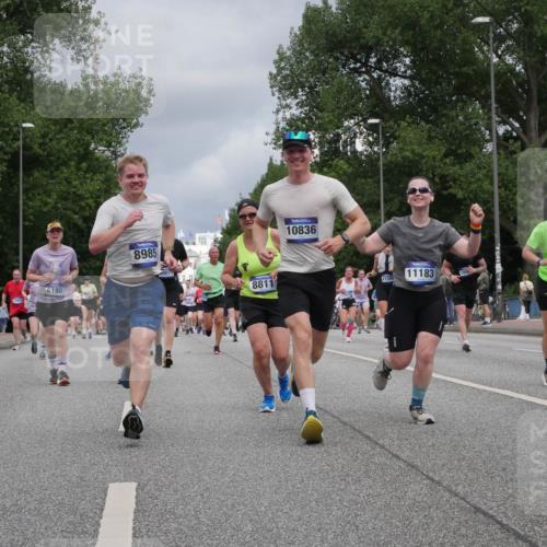 29.06.2025 - hella hamburg halbmarathon Luisa Fischer http://msf.ph/oto/8464547 29.06.2025 10:40:56 Kennedybrücke 097, 12824, 6190, 8985, 3077, 8811, 10836, 11183, 1738, 189, 6955, 1337, 1475, 2853, 4762, 5522, 5523, 6955, 7124, 7321, 8811, 8985, 9894, 10506, 10836 meine-sportfotos.de
