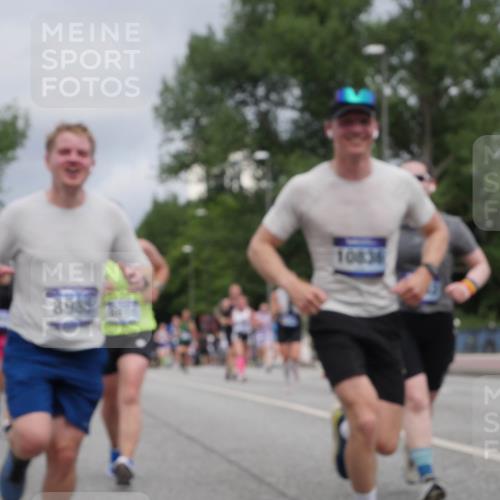 29.06.2025 - hella hamburg halbmarathon Luisa Fischer http://msf.ph/oto/8464569 29.06.2025 10:40:57 Kennedybrücke 8985, 10836, 1475, 2853, 4762, 5139, 5522, 5523, 6955, 7321, 8811, 8985, 9894, 10506, 10836 meine-sportfotos.de