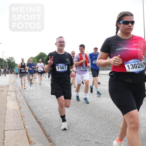 29.06.2025 - hella hamburg halbmarathon Lena Gebhardt http://msf.ph/oto/8464580 29.06.2025 10:32:19 Lombardsbrücke 3022, 0206, 1987, 2943, 234, 10924, 13026, 1199, 1311, 1640, 1987, 2349, 2384, 2672, 2943, 3022, 3221, 3239, 3358, 3365, 3653, 3707, 3751, 3752, 3778, 3822, 4314, 4365, 4605, 4857, 4877, 4924, 5156, 5496, 5601, 5658, 5743, 5783, 5871, 5941, 6218, 6228, 6252, 6312, 6315, 6718, 6727, 7135, 7239, 7295, 7344, 7468, 7535, 7570, 7633, 7695, 7702, 7789, 7816, 7898, 8124, 8127, 8175, 8303, 8538, 8625, 8787, 8840, 8914, 8993, 9125, 9206, 10002 meine-sportfotos.de