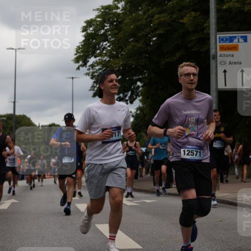 29.06.2025 - hella hamburg halbmarathon Yannick Fuchs http://msf.ph/oto/8464610 29.06.2025 10:57:04 20KM 1126, 1420, 1427, 1531, 1881, 2447, 2582, 2683, 2911, 3182, 3248, 3625, 4389, 4538, 4665, 5058, 5511, 5653, 5708, 5763, 6142, 6966, 7453, 8068, 8176, 8469, 8478, 8721, 9306, 9554, 9899, 11310, 11402, 12004, 12008, 12571, 12836, 12978, 13739, 13874, 13939, 14677, 14917, 16371, 16420, 16540, 17045, 17119, 17818, 17890, 18359, 18452, 18999, 19241 meine-sportfotos.de
