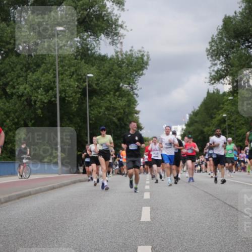 29.06.2025 - hella hamburg halbmarathon Luisa Fischer http://msf.ph/oto/8464683 29.06.2025 10:41:04 Kennedybrücke 12824, 16220, 16211, 1475, 1985, 3880, 5139, 6697, 7629, 9524, 9894, 10025, 10506 meine-sportfotos.de