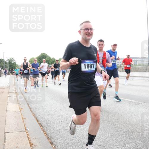 29.06.2025 - hella hamburg halbmarathon Lena Gebhardt http://msf.ph/oto/8464707 29.06.2025 10:32:19 Lombardsbrücke 3022, 1987, 13, 2349, 705, 1199, 1311, 1640, 1987, 2349, 2384, 2672, 2943, 3022, 3221, 3239, 3358, 3365, 3653, 3707, 3751, 3752, 3778, 3822, 4314, 4365, 4605, 4857, 4877, 4924, 5156, 5496, 5601, 5658, 5743, 5783, 5871, 5941, 6218, 6228, 6252, 6312, 6315, 6718, 6727, 7135, 7239, 7295, 7344, 7468, 7535, 7570, 7633, 7695, 7702, 7789, 7816, 7898, 8124, 8127, 8175, 8303, 8538, 8625, 8787, 8840, 8914, 8993, 9125, 9206, 10002 meine-sportfotos.de