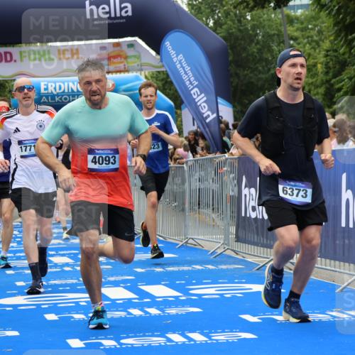 29.06.2025 - hella hamburg halbmarathon Strokosch-Dieckow http://msf.ph/oto/8464780 29.06.2025 10:47:09 Ziel 1460, 2623, 4093, 5472, 6134, 6373, 6700, 6716, 7480, 7908, 9794, 10208, 10211, 12579, 13007, 13672, 15684, 16286, 17718, 17915, 18856 meine-sportfotos.de