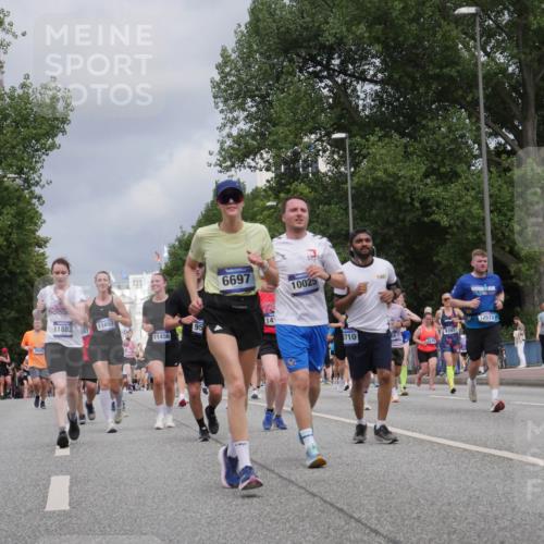 29.06.2025 - hella hamburg halbmarathon Luisa Fischer http://msf.ph/oto/8464784 29.06.2025 10:41:08 Kennedybrücke 3880, 26, 40, 11882, 087, 11457, 11456, 6697, 10025, 70, 3, 95, 14, 710, 3246, 9391, 12573, 7629, 1475, 1985, 3286, 3880, 5139, 6697, 7629, 9391, 9524, 10025 meine-sportfotos.de