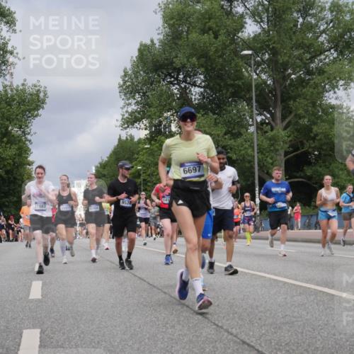 29.06.2025 - hella hamburg halbmarathon Luisa Fischer http://msf.ph/oto/8464801 29.06.2025 10:41:09 Kennedybrücke 9524, 141, 11882, 11457, 11456, 6697, 7629, 1985, 2124, 3286, 3880, 5139, 5875, 6697, 7629, 9391, 9524, 10025 meine-sportfotos.de