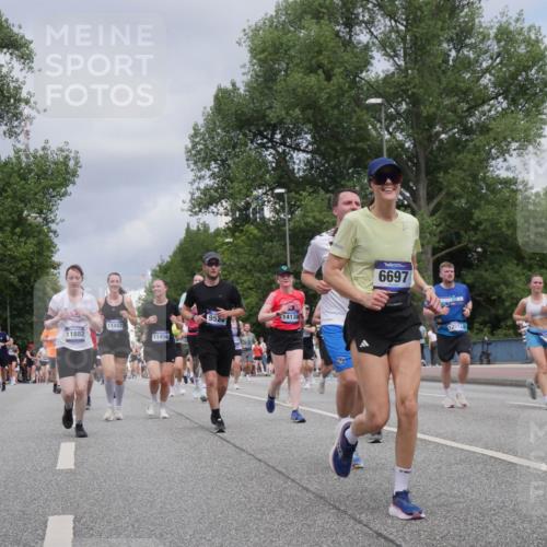 29.06.2025 - hella hamburg halbmarathon Luisa Fischer http://msf.ph/oto/8464805 29.06.2025 10:41:09 Kennedybrücke 9524, 14130, 11457, 3880, 11882, 11456, 6697, 12573, 1985, 2124, 3286, 3880, 5139, 5875, 6697, 7629, 9391, 9524, 10025 meine-sportfotos.de
