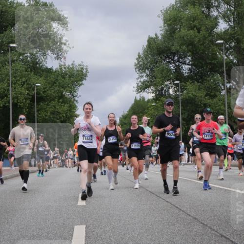 29.06.2025 - hella hamburg halbmarathon Luisa Fischer http://msf.ph/oto/8464842 29.06.2025 10:41:10 Kennedybrücke 1293, 17355, 3880, 17794, 11882, 11457, 11456, 9524, 18, 14130, 319, 324, 32, 8710, 10025, 1985, 2124, 3010, 3246, 3286, 3880, 5139, 5875, 6697, 7629, 8696, 9391, 9524, 10025, 10146 meine-sportfotos.de