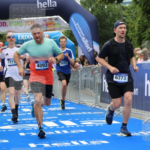29.06.2025 - hella hamburg halbmarathon Strokosch-Dieckow http://msf.ph/oto/8464844 29.06.2025 10:47:09 Ziel 1460, 2623, 4093, 5472, 6134, 6373, 6700, 6716, 7480, 7908, 9794, 10208, 10211, 12579, 13007, 13672, 15684, 16286, 17718, 17915, 18856 meine-sportfotos.de