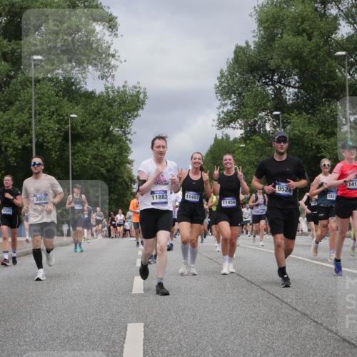 29.06.2025 - hella hamburg halbmarathon Luisa Fischer http://msf.ph/oto/8464857 29.06.2025 10:41:11 Kennedybrücke 17355, 3880, 9524, 1831, 11882, 11457, 11456, 17794, 14130, 18319, 3286, 87, 1985, 2124, 3010, 3246, 3286, 3880, 5875, 6697, 7629, 8696, 9391, 9524, 10025, 10146 meine-sportfotos.de