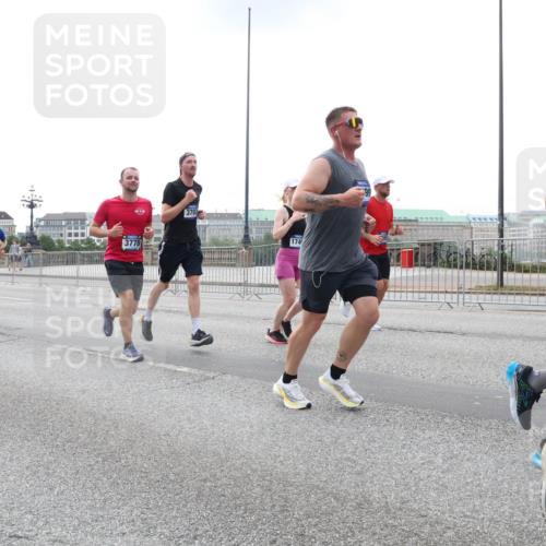 29.06.2025 - hella hamburg halbmarathon Lena Gebhardt http://msf.ph/oto/8464907 29.06.2025 10:32:20 Lombardsbrücke 9206, 9125, 4494, 3778, 3707, 1749, 1199, 1311, 1640, 1987, 2349, 2384, 2672, 2943, 3022, 3221, 3239, 3358, 3365, 3653, 3670, 3707, 3752, 3778, 3822, 4314, 4365, 4605, 4857, 4924, 5156, 5496, 5601, 5658, 5743, 5783, 5871, 5941, 6218, 6228, 6252, 6312, 6315, 6718, 6727, 7135, 7239, 7295, 7344, 7468, 7535, 7570, 7633, 7695, 7702, 7749, 7789, 7816, 7898, 8124, 8127, 8175, 8303, 8538, 8625, 8787, 8840, 8914, 8993, 9125, 9206, 10002 meine-sportfotos.de