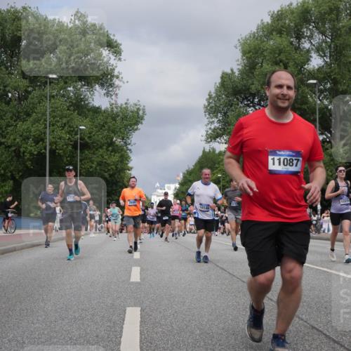 29.06.2025 - hella hamburg halbmarathon Luisa Fischer http://msf.ph/oto/8465005 29.06.2025 10:41:15 Kennedybrücke 177, 9895, 2640, 10140, 3010, 11087, 1225, 8696, 1578, 2124, 3010, 3246, 3286, 3880, 4414, 5875, 8696, 9391, 9524, 10146 meine-sportfotos.de