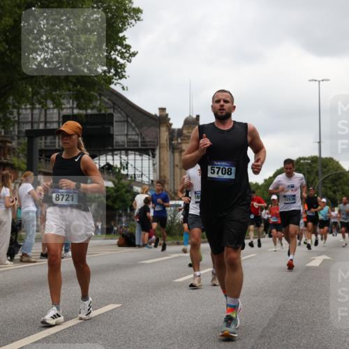29.06.2025 - hella hamburg halbmarathon Yannick Fuchs http://msf.ph/oto/8465022 29.06.2025 10:57:07 20KM 1126, 1420, 1427, 1881, 2424, 2447, 2582, 2683, 2911, 3182, 3248, 3625, 4389, 4538, 4665, 5058, 5511, 5653, 5708, 5763, 6142, 6966, 7453, 8068, 8176, 8469, 8478, 8721, 9306, 9554, 9899, 10128, 11310, 11402, 12004, 12571, 12836, 12978, 13551, 13739, 13874, 13939, 14677, 14917, 15137, 16371, 16420, 16478, 16540, 17045, 17757, 17818, 17890, 18355, 18359, 18452, 18999, 19241 meine-sportfotos.de