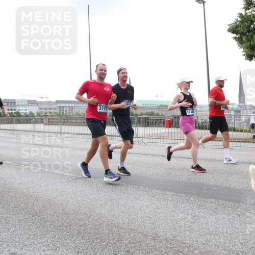 29.06.2025 - hella hamburg halbmarathon Lena Gebhardt http://msf.ph/oto/8465024 29.06.2025 10:32:21 Lombardsbrücke 9206, 9125, 14494, 3778, 17495, 1199, 1311, 1640, 1987, 2349, 2384, 2943, 3022, 3221, 3239, 3358, 3365, 3653, 3670, 3707, 3752, 3778, 3822, 4314, 4365, 4605, 4857, 4924, 5156, 5496, 5601, 5658, 5743, 5783, 5871, 5941, 6218, 6228, 6252, 6312, 6315, 6718, 6727, 7135, 7239, 7295, 7308, 7309, 7344, 7468, 7531, 7535, 7570, 7633, 7695, 7702, 7749, 7789, 7816, 7898, 8124, 8127, 8175, 8303, 8538, 8625, 8787, 8840, 8914, 8993, 9010, 9125, 9206, 10002 meine-sportfotos.de