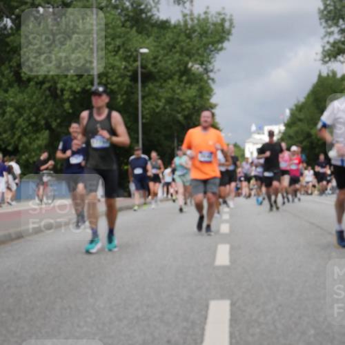 29.06.2025 - hella hamburg halbmarathon Luisa Fischer http://msf.ph/oto/8465065 29.06.2025 10:41:17 Kennedybrücke 1578, 2124, 3010, 3246, 3286, 3880, 4414, 5875, 8696, 9391, 9524, 10146 meine-sportfotos.de
